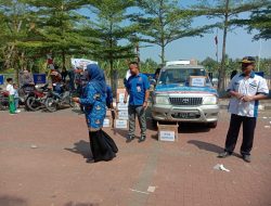 HUT ke-78 RI, DPC KWRI Kabupaten Serang Bagikan Air Mineral