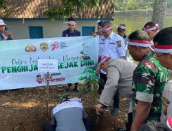 Lestarikan Bumi Hijau, Pemkot Dan Polres Pagar Alam Tanam Pohon