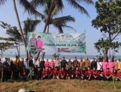 Polres Sukabumi Tanam Bibit Pohon Berbagai Jenis Sebanyak 200 Bibit