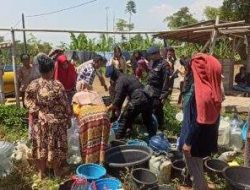 Sat Brimob Polda Jabar Laksanakan Pendistribusian Air Bersih