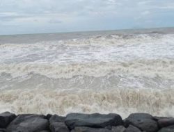 Akibat Cuaca Ekstrim, Ribuan Nelayan di Selatan Muara Binuangeun Tidak Bisa Melaut