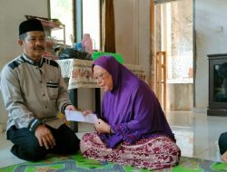 Warga Cilograng Serahkan Bantuan Kemanusiaan Untuk Warga Palestina