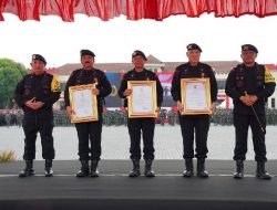 Dianugerahi Sebagai Warga Kehormatan Madya Korps Brimob Polri