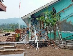 Pelaksana Rehab Sekolah di Cigemblong Abaikan Perpres No.70 thn 2012