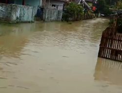 Satu Kampung Kebanjiran di Cikesik Kecamatan