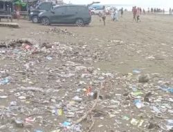 Dikelola BUMDes, Pantai Bagedur Terlihat Kumuh Tidak Terawat