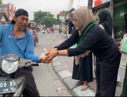 Meraih Berkah Ramadhan, KOHATI Komisariat UPG Cabang Serang Berbagi Takjil