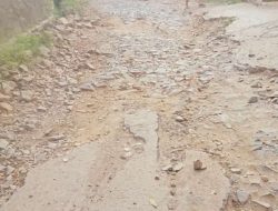 Jalan Rusak, Belasan Tahun Tak Kunjung Dibangun