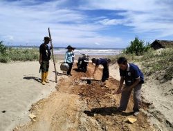 Pokdarwis Danau Talanca Benahi Jalan Masuk  ke Pantai Talanca Langsung
