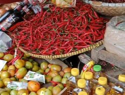 Harga Daging dan Bahan Poko Meroket Jelang Idul Fitri di Pasar Binuangeun
