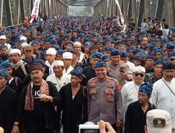 Kapolsek Leuwidamar Lakukan Pengawalan Kegiatan Seba Baduy
