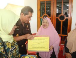 Peringati Hari Jadi HBA dan IAD Kejaksaan Negeri Pagar Alam Laksanakan Bakti Sosial di Berbagai Tempat