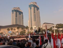 Ribuan Warga Aksi Demo Mulai Bergerak ke Gedung DPR dan MPR