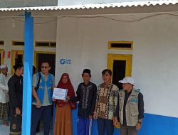 Serah Terima Kunci Rumah Korban Angin Kencang, YBM PLN Siaga Ditengah Masyarakat