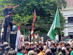 Aliansi Mahasiswa Untuk Reformasi Geruduk Gedung DPRD Pandeglang