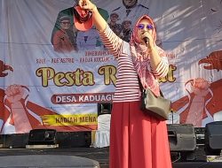 Sule dan Ade Astrid Ramaikan Pesta Rakyat Desa Kadu Agung