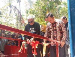 Camat Banjarsari dan Pemrakarsa Resmikan Jembatan Syukur Lebak di Desa Leuwiipuh