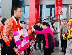 Tim Voli Putri Sriwijaya Bhayangkari Sumsel Tiba di Palembang