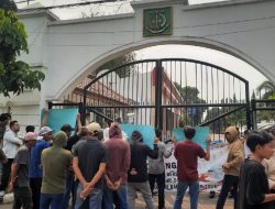 Kejati Banten di Geruduk Aliansi Mahasiswa Banten Terkait Pembebasan Lahan Sport Center