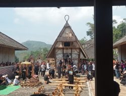 Tetua Adat Kasepuhan Cisungsang Lestarikan Budaya ‘Seren Taun”