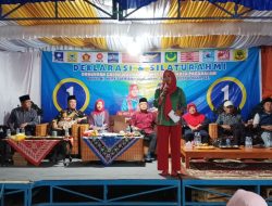 Kedatangan Hepy -Efsi di Kampung Kemuning di Sambut Ribuan Masyarakat dan Teriakan Kemenangan