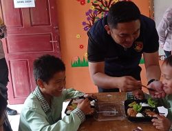 Sambangi SD Negeri 53 Cawang Lama Polres Pagar Alam Kembali Laksanakan Program Pemerintah Makan bergizi Gratis