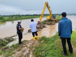 Tanggul Sodetan Cibinuangeun Jebol, DPUPR Provinsi Banten Lakukan Penanganan