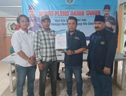 Terima SK, Sah! Iman Jabat Ketua PWI Pandeglang