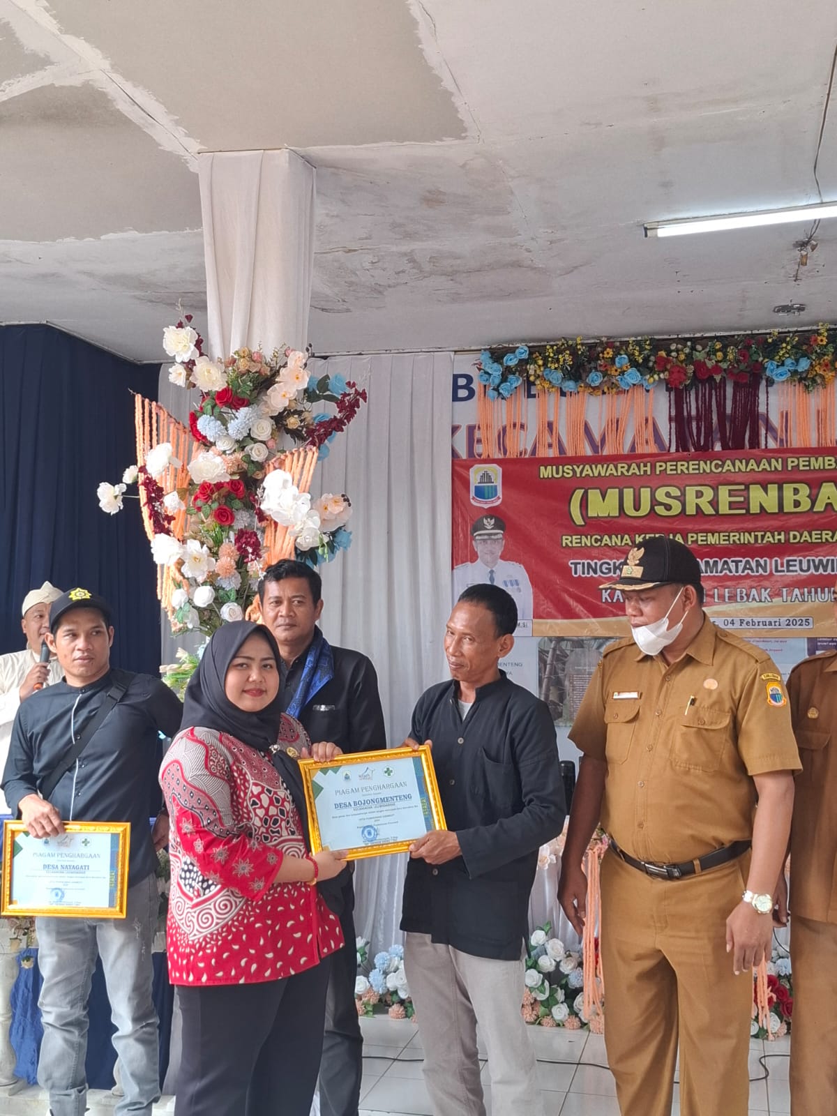 Tika Kartika Sari DPRD Lebak Fraksi PDI Perjuangan siap kawal aspirasi masyarakat pada Musrembang Kecamatan Leuwidamar, pada Selasa (04/02/2025).