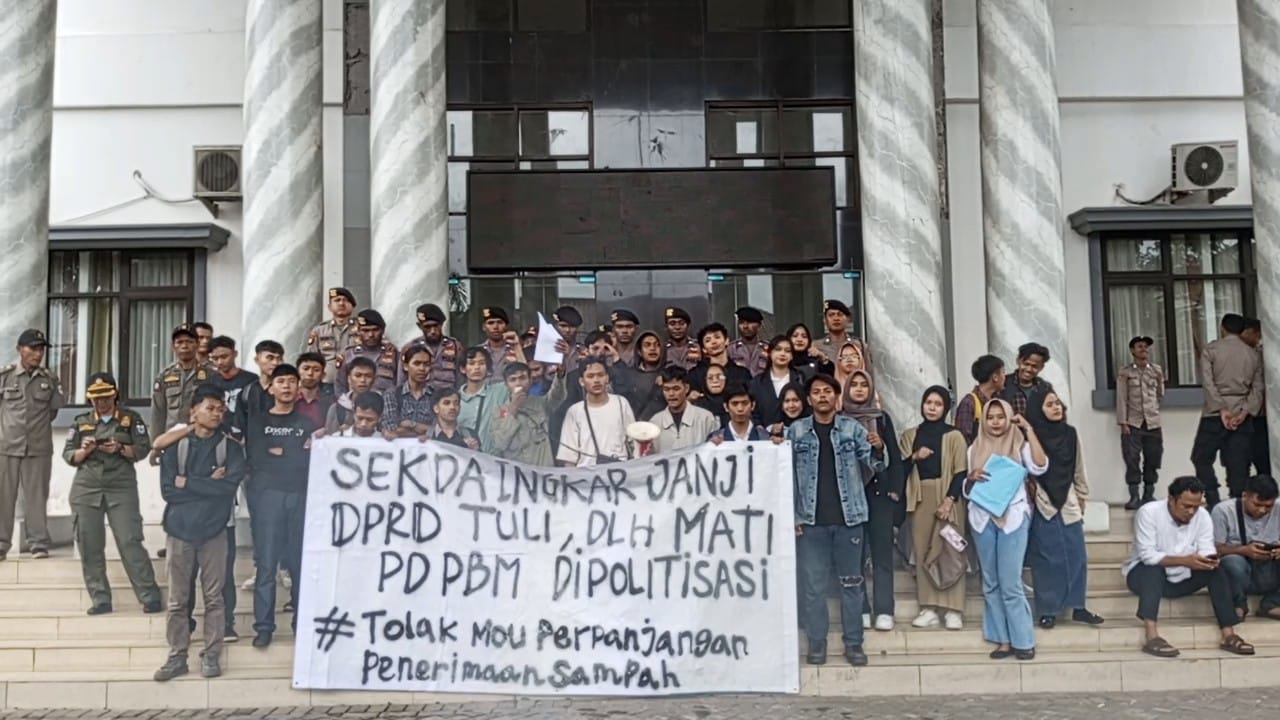 BEM Banten Raya Desak Transparansi Kebijakan Sampah, pada Senin (17/02/2025).