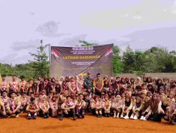 Memperingati Hari Lahir Bapak Pandu Sedunia ini yang di Lakukan Ikatan Keluarga Alumni SMK Negeri 2 Cihara