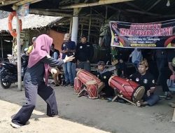Padepokan Macan Pusaka Santri Gelar Latihan Pencak Silat Bersama di Pantai Bagedur