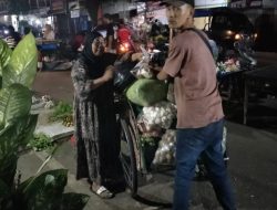 Sahur On The Road” KAWAL Sedekah Nasi Bungkus