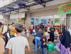 Ormas Jawara Banten Bersatu (JBB) DPC Malingping Bagikan Ratusan Takjil Gratis di Bulan Ramadan