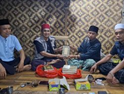 Wujud Kepedulian terhadap Pendidikan Keagamaan, PWI Lebak Bagikan Al-Qur’an di Bulan Ramadhan