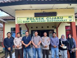 Guna Memastikan, UPTD PPA Lebak Bersama Polisi Sambangi Kediaman Siswi SMAN 1 Cijaku