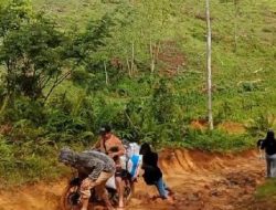 Kocak! Warga Sindir Jalan Rusak di Lebak dengan Humor Sunda, Sindirannya Nyelekit!