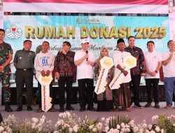 Saksikan Penyerahan 16 Rumah Gratis, Dimyati Natakusumah Dorong Developer Bantu Warga Tak Mampu