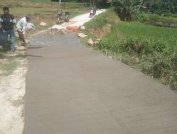 Kepala Desa Haurgajrug Lakukan Aksi Cepat Tanggap Perbaiki Jalan Poros di Kampung Cuping