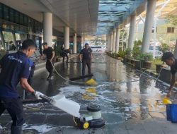 Semangat Gotong Royong Tim Sosoro Mall Jaga Kebersihan dan Kenyamanan Terminal Eksekutif Merak