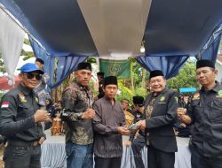 Ketua DPW I Provinsi Banten Serahkan Kaos Simbolis untuk Paguron Se-Lebak Selatan