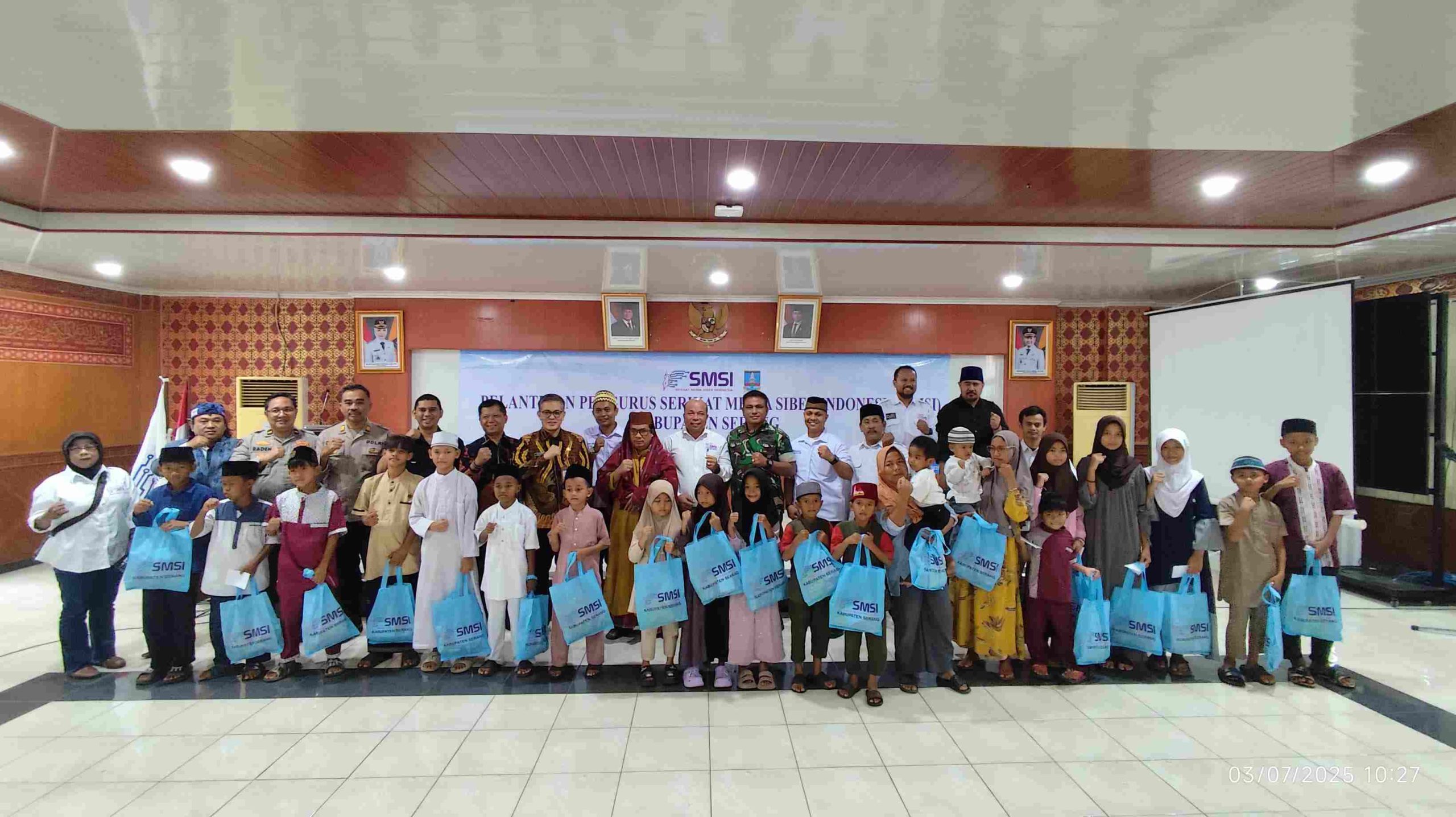 Kegiatan Santunan Anak Yatim di Acara Pelantikan Pengurus SMSI