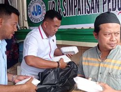 Jum’at Penuh Berkah Sat Reskrim Polres Pagar Alam Bagikan Ratusan Paket Nasi Kepada Jamaah