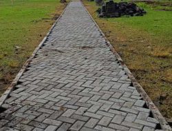 Warga dan Tokoh Apresiasi Jalan Paving block Sukatani Selesai