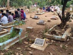 Ziarah Kubur Jelang Ramadhan Tradisi Nyekar Warga Muslim di Lebak