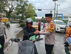 Tingkatkan Ibadah Puasa Polres Pagar Alam Bagikan Ratusan Takjil