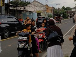 Kolaborasi dan Spirit Kebersamaan di Bulan Ramadhan, Ormawa dan UKM STISIP Banten Raya Gelar Berbagi Takjil Gratis