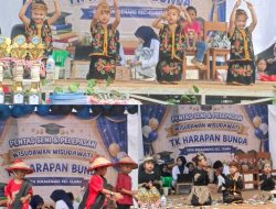 Orang Tua Siswa Antusias Meriahkan Pentas Seni Siswa‑siswi TK Harapan Bunda Desa Sukasenang