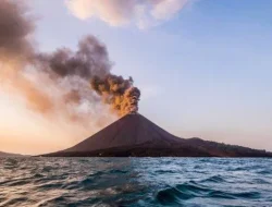 Tim SAR Gabungan Perluas Pencarian 8 Orang yang Hilang Kontak di Perairan Selat Sunda
