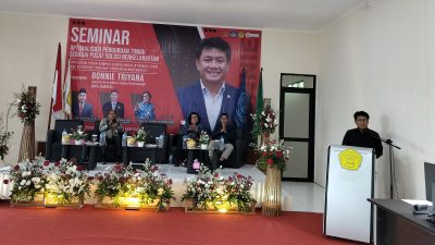 Bonnie Triyana Komisi X DPR RI saat memberikan paparan seminar di Kampus STISIP Banten Raya, pada Selasa (29/09/2026).